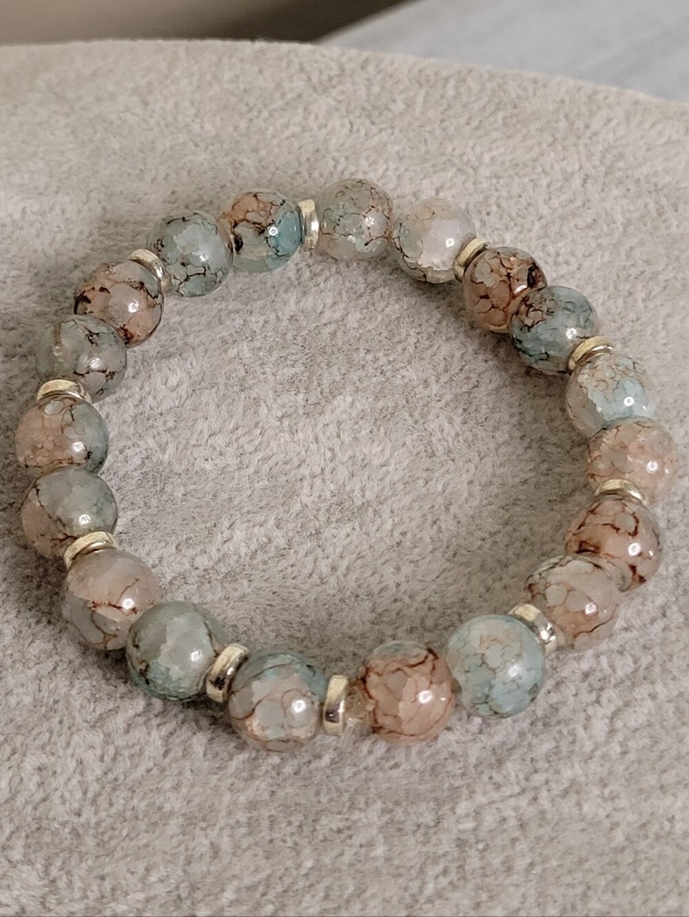 Smooth Round Dragon Vein Agate Stretch Bracelet – Aqua & Tan Gemstone Beads